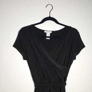 Black V-Neck Maxi Dress!!